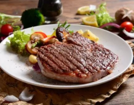 娱乐吃瓜酱牛排视频,揭秘美食与娱乐的跨界融合