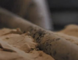 娱乐吃瓜酱头撞枕头,吃瓜酱头撞枕头的惊险瞬间