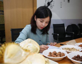 娱乐吃瓜酱试吃员,揭秘美食背后的娱乐故事